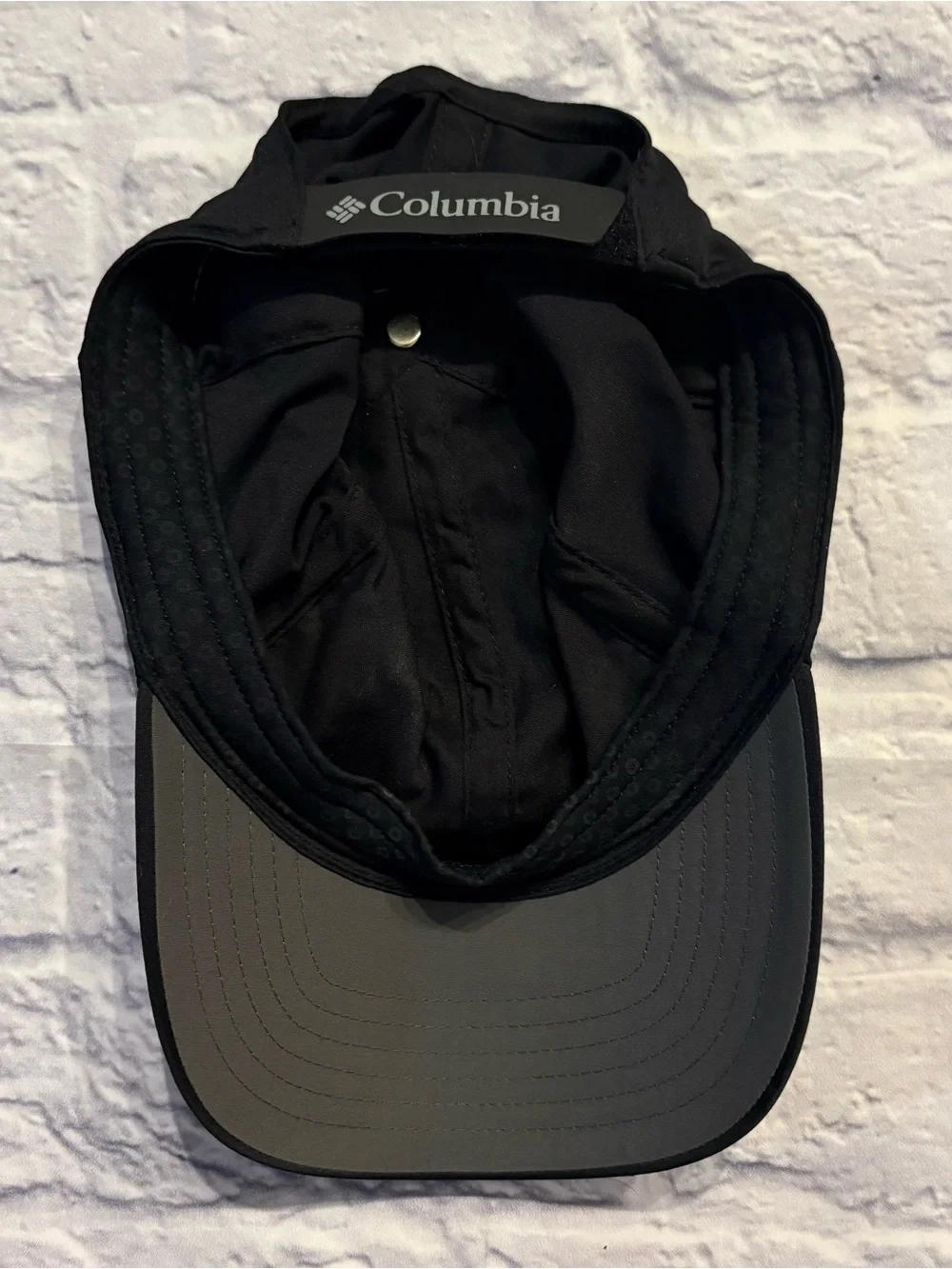 Columbia black embroidered moisture-wicking ball cap (adult sizing)